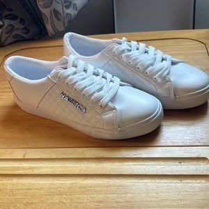 New ladies, white classic Nautica 7 1/2 sneaker
